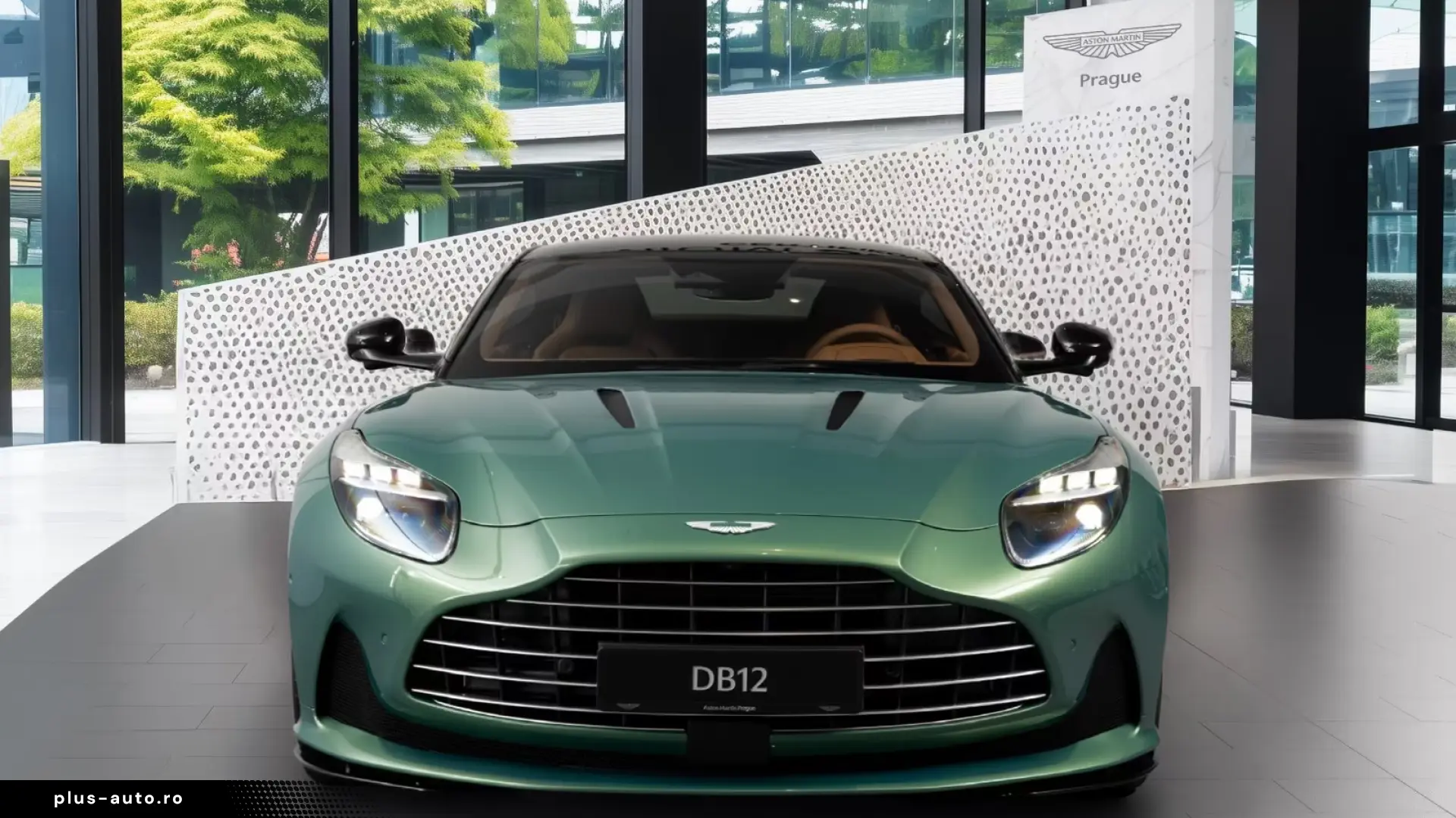 Aston Martin DB12