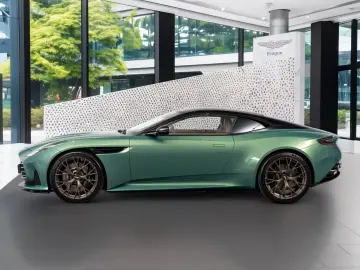 Aston Martin DB12