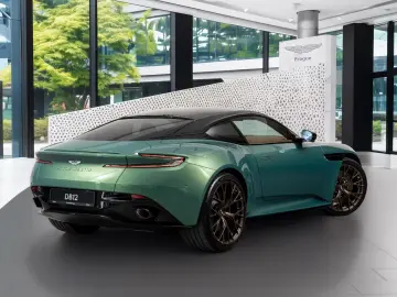 Aston Martin DB12