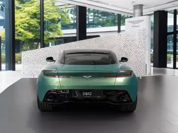 Aston Martin DB12