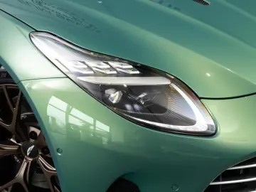 Aston Martin DB12