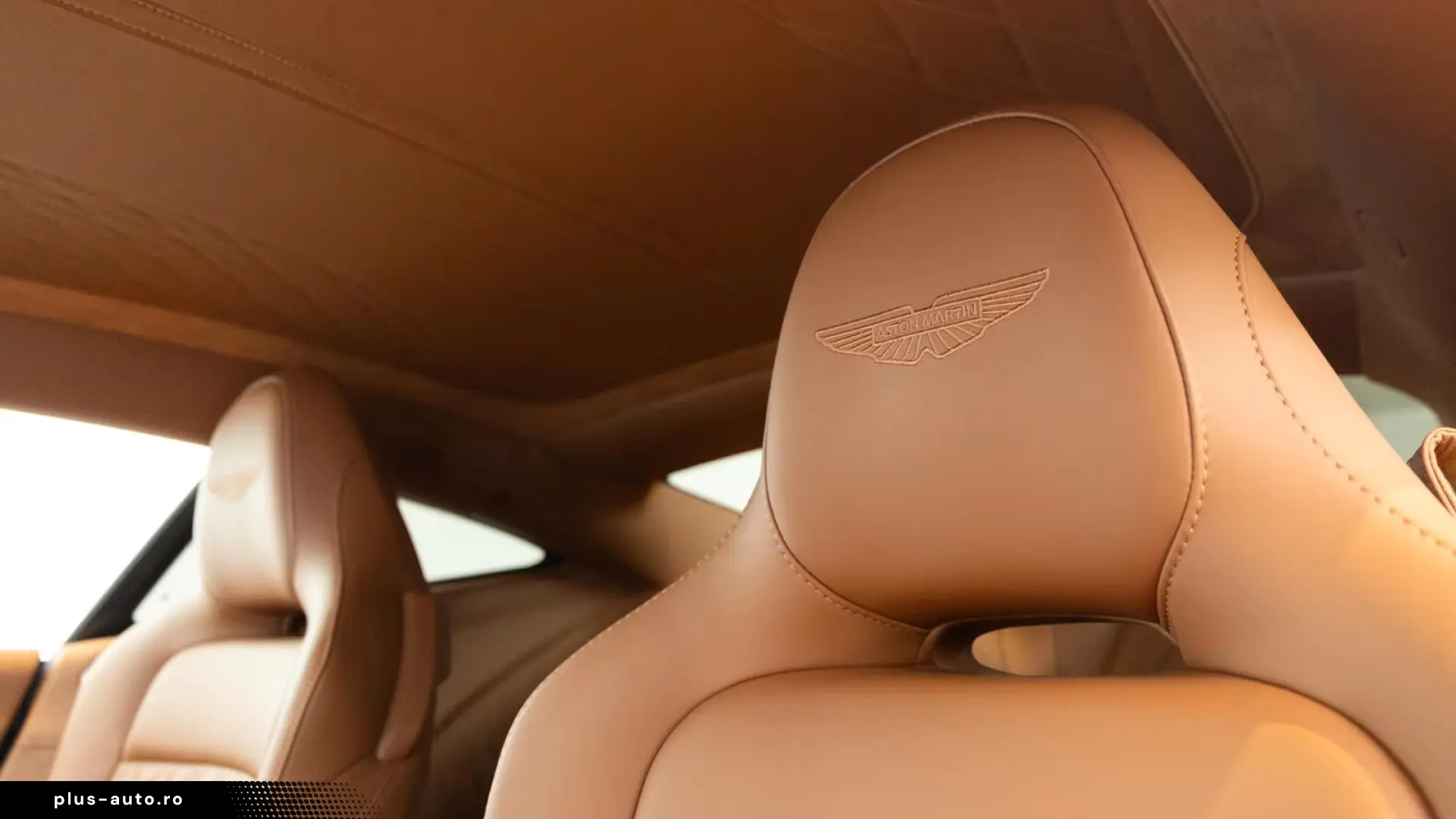 Aston Martin DB12