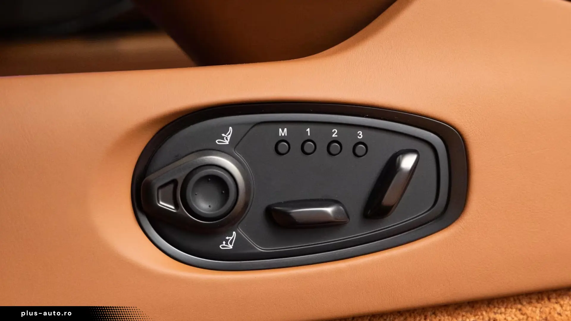 Aston Martin DB12