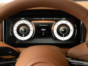 Aston Martin DB12