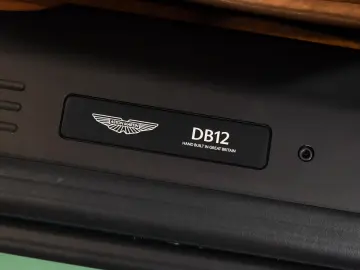 Aston Martin DB12