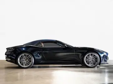 Aston Martin DB12 Volante