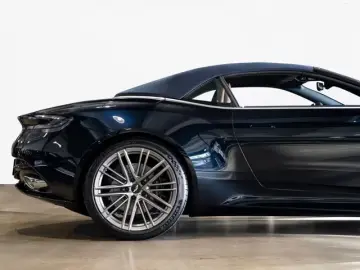 Aston Martin DB12 Volante