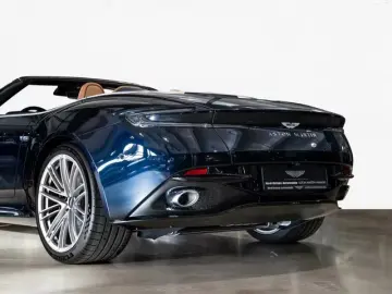 Aston Martin DB12 Volante
