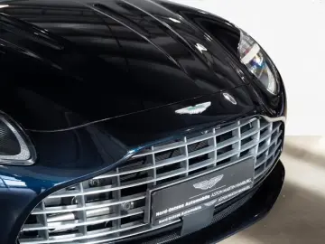 Aston Martin DB12 Volante