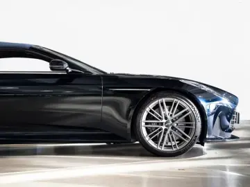Aston Martin DB12 Volante