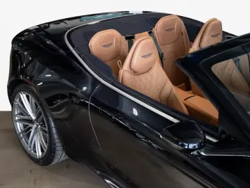 Aston Martin DB12 Volante