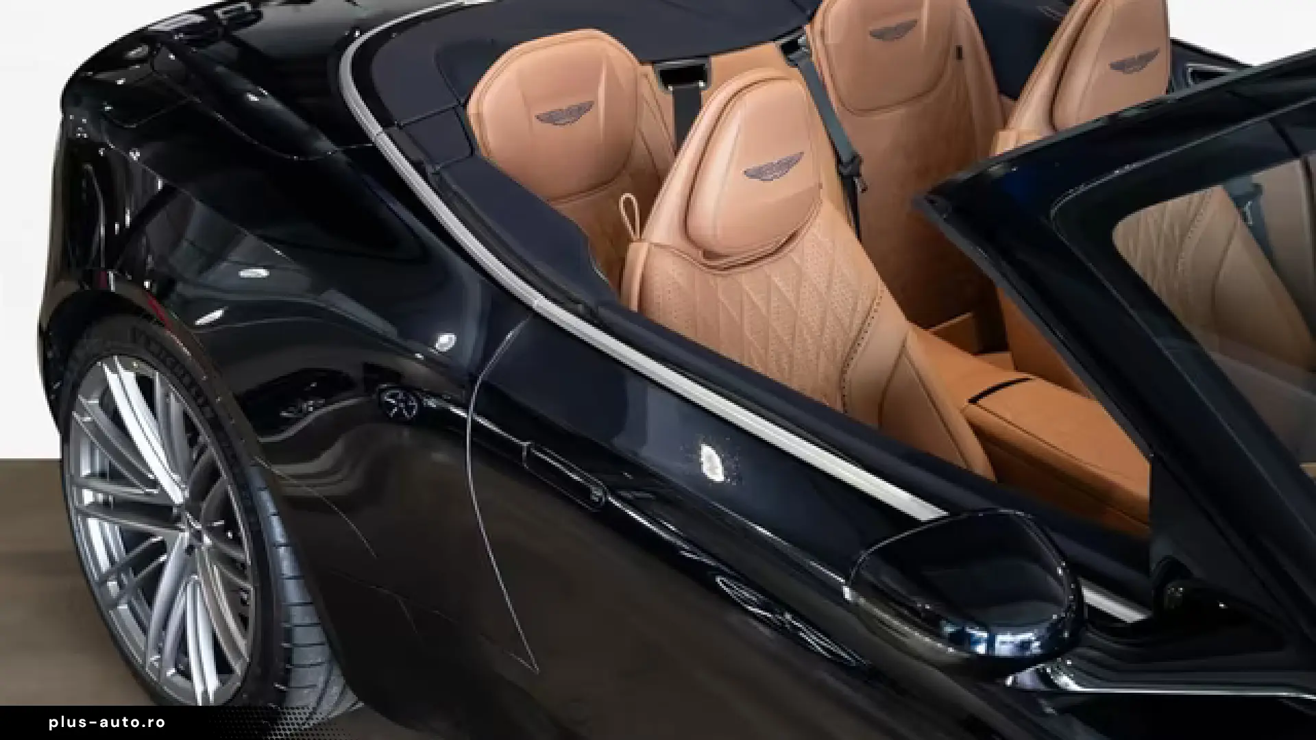 Aston Martin DB12 Volante