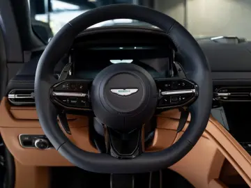 Aston Martin DB12 Volante