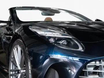 Aston Martin DB12 Volante