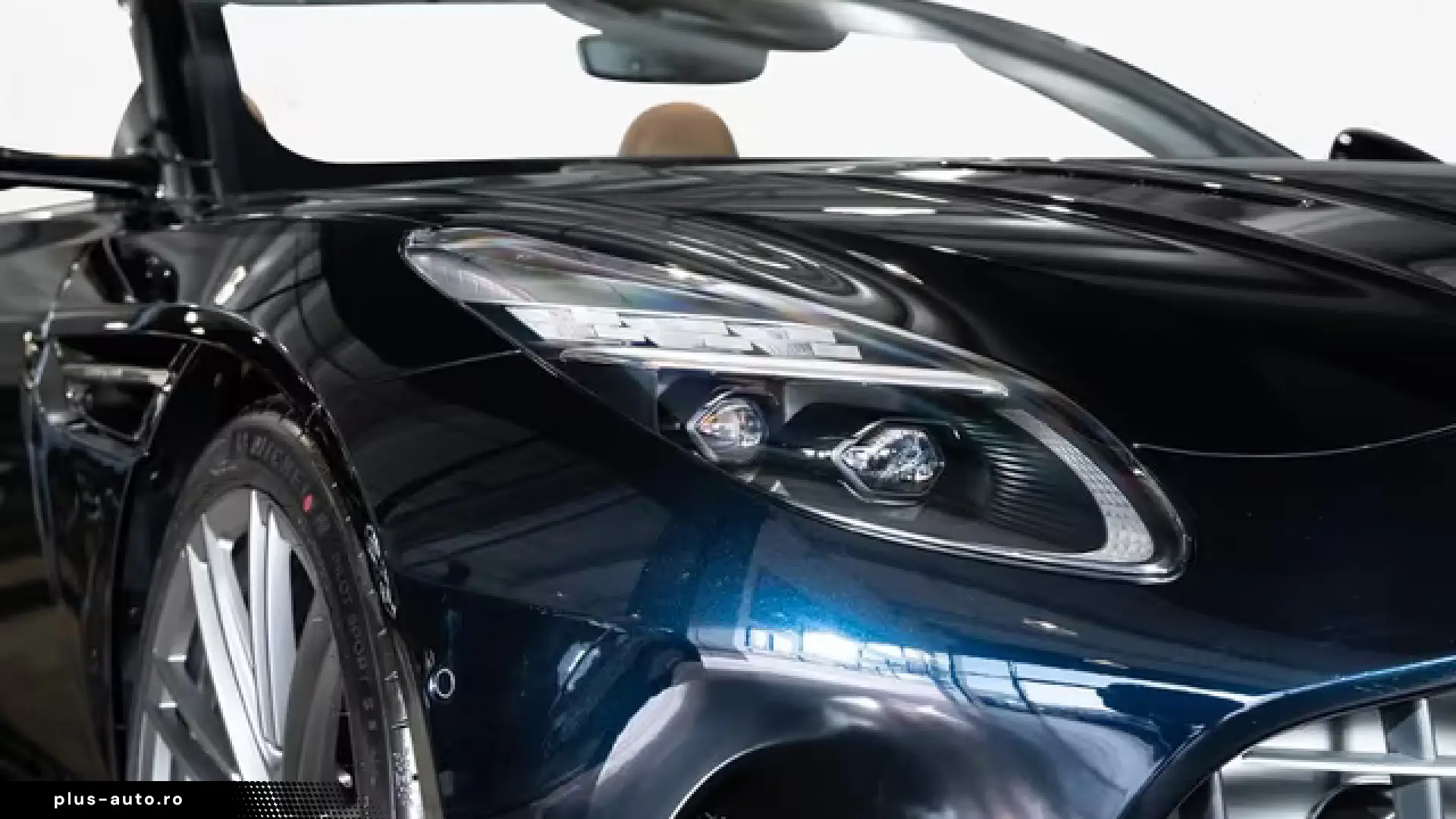 Aston Martin DB12 Volante