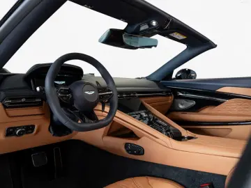 Aston Martin DB12 Volante