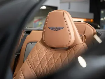 Aston Martin DB12 Volante
