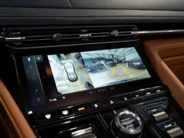 Aston Martin DB12 Volante