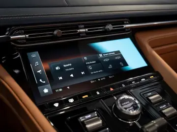 Aston Martin DB12 Volante