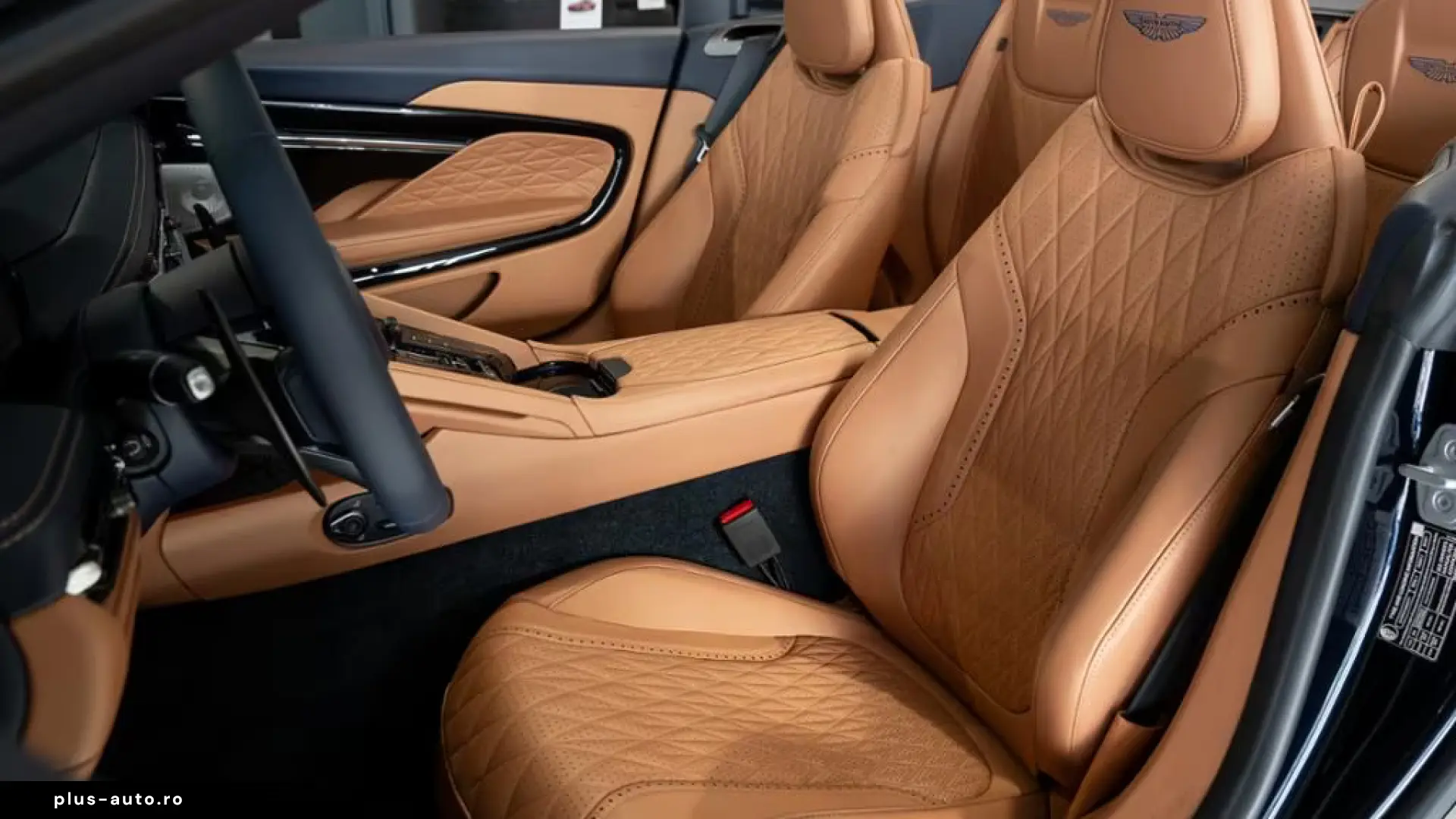 Aston Martin DB12 Volante