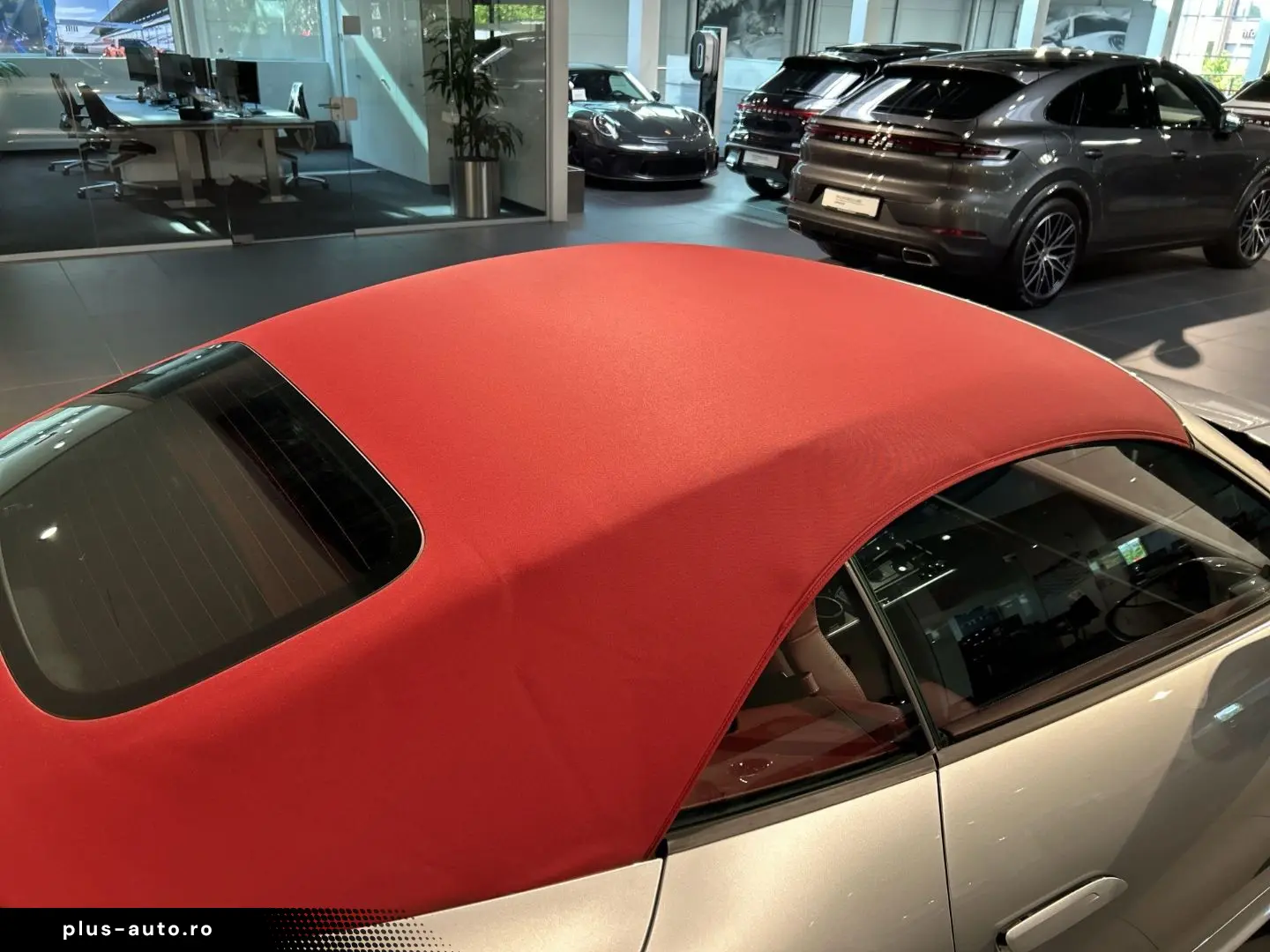 PORSCHE 992 911 Carrera 4 GTS Cabriolet InnoDrive BOSE