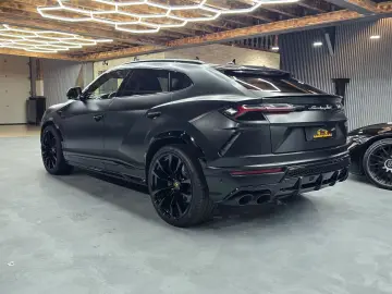 Lamborghini Urus 4.0 V8 Panorama B&O Anima Massage-Seats 23