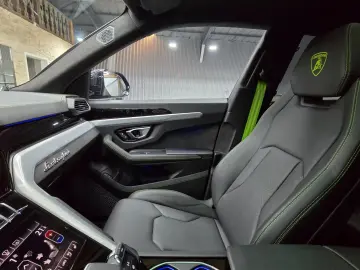 Lamborghini Urus 4.0 V8 Panorama B&O Anima Massage-Seats 23