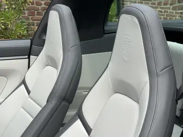 Porsche 992 911 Targa 4S HD-MATRIX BOSE SPORTDESIGN