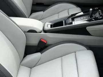 Porsche 992 911 Targa 4S HD-MATRIX BOSE SPORTDESIGN