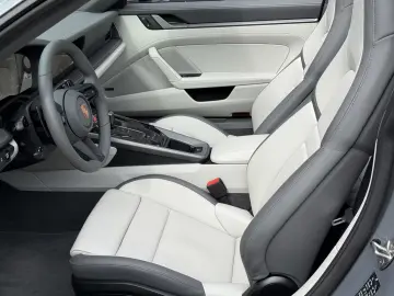 Porsche 992 911 Targa 4S HD-MATRIX BOSE SPORTDESIGN