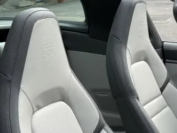 Porsche 992 911 Targa 4S HD-MATRIX BOSE SPORTDESIGN