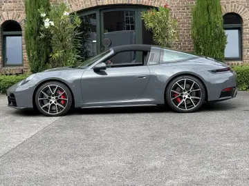 Porsche 992 911 Targa 4S HD-MATRIX BOSE SPORTDESIGN