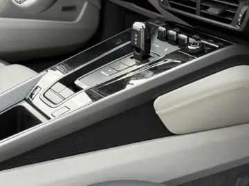Porsche 992 911 Targa 4S HD-MATRIX BOSE SPORTDESIGN