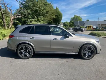 MERCEDES-BENZ GLC 200 4Matic AMG Leder-Nappa PANO KAMERA AHK