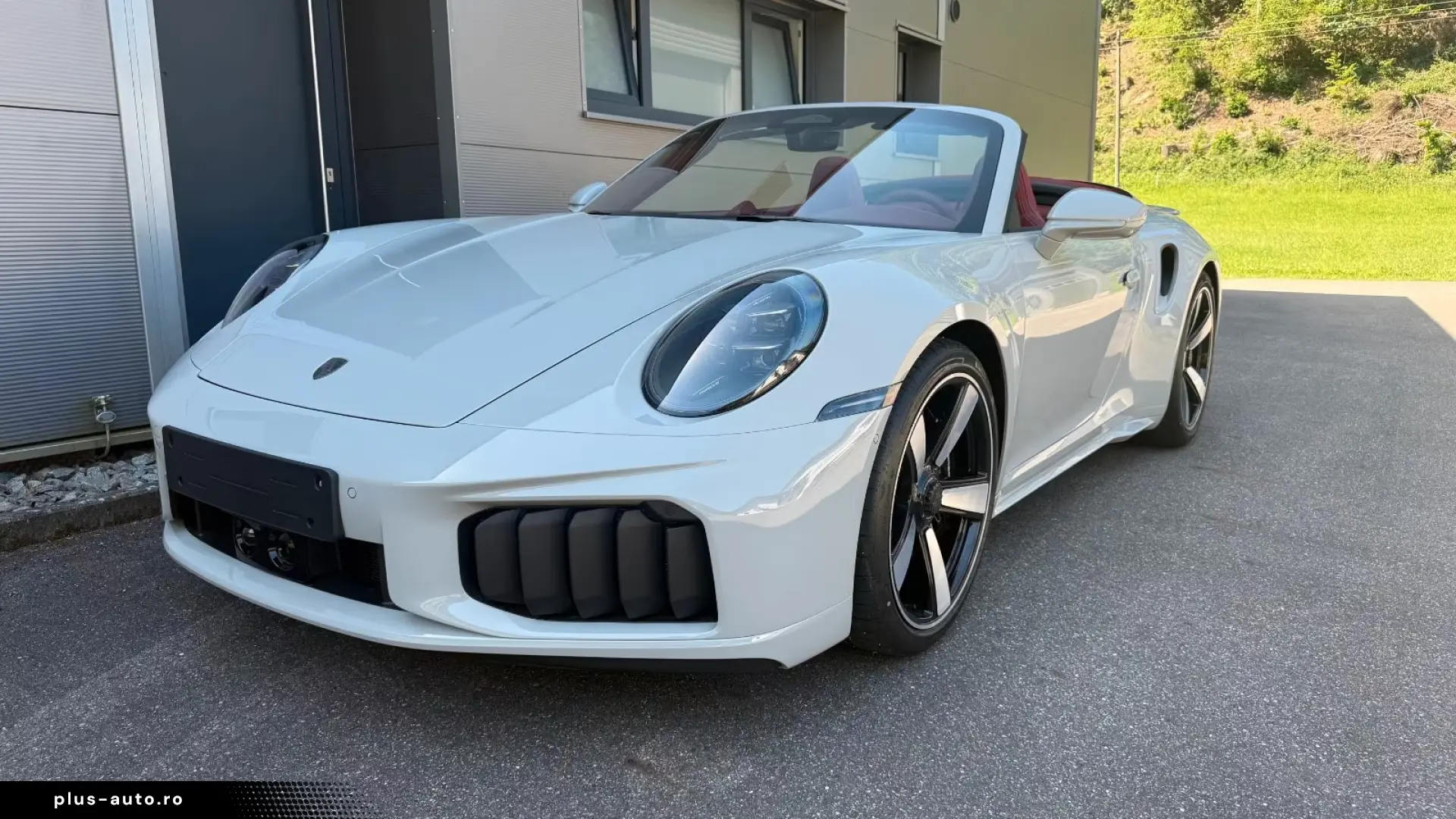 Porsche 992.2 Turbo S Cabrio Lift Burmester