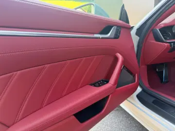 Porsche 992.2 Turbo S Cabrio Lift Burmester