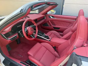 Porsche 992.2 Turbo S Cabrio Lift Burmester