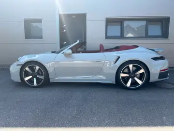 Porsche 992.2 Turbo S Cabrio Lift Burmester
