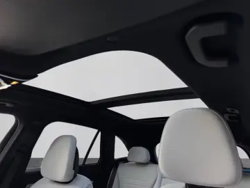 Mercedes-Benz GLC 300 4M AMG AHK MBUX SHZ DIGILI 360