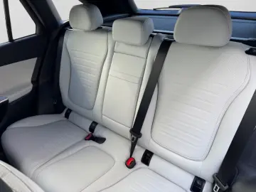 Mercedes-Benz GLC 300 4M AMG AHK MBUX SHZ DIGILI 360