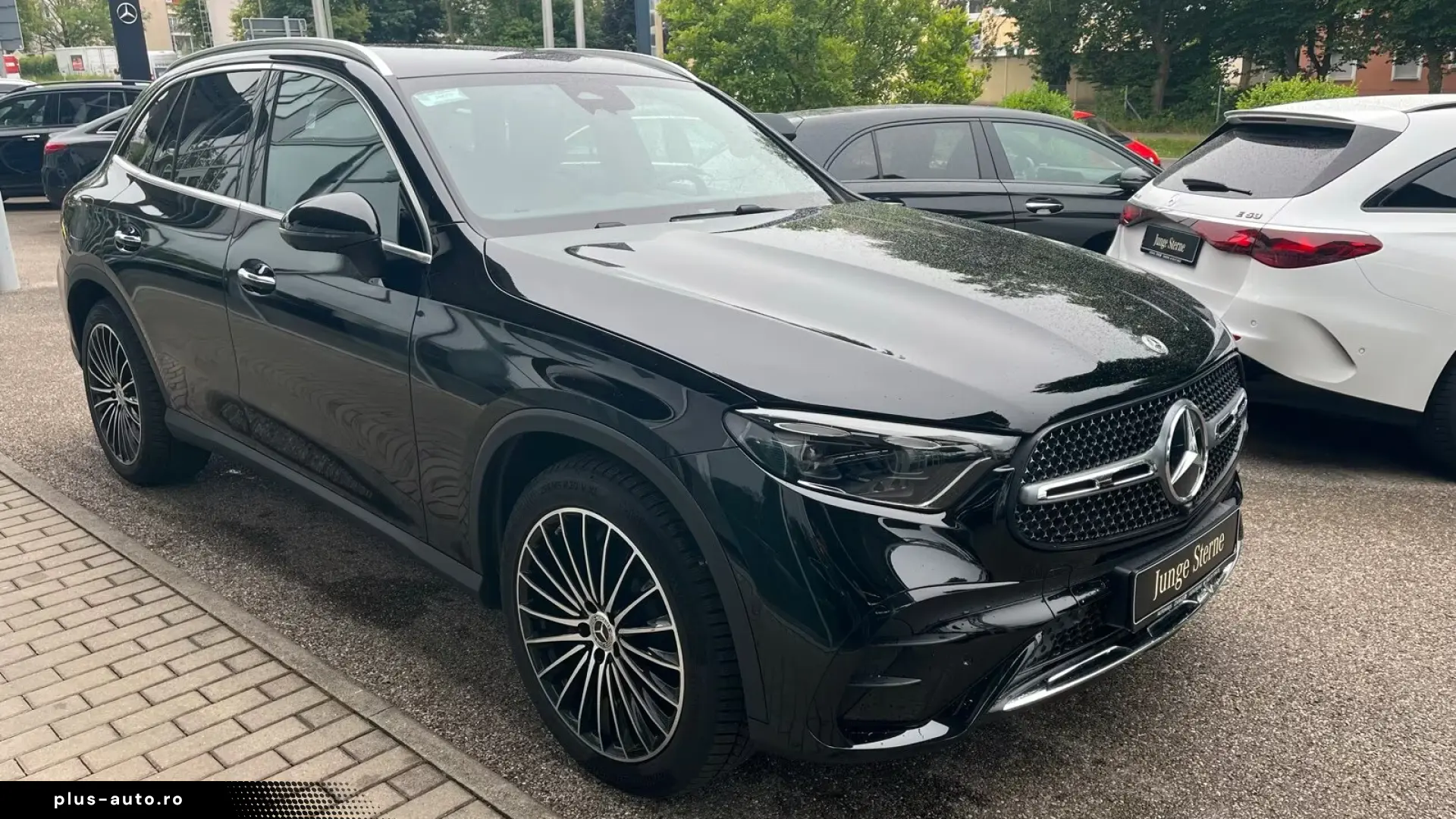 Mercedes-Benz GLC 300d 4M AMG AHK DISTRO MEMORY KEYLESS 360