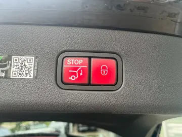 Mercedes-Benz GLC 300d 4M AMG AHK DISTRO MEMORY KEYLESS 360