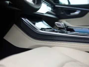 Audi Q8 60 TFSIe Quattro Competition   Exclusive