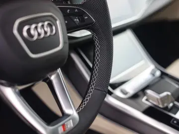 Audi Q8 60 TFSIe Quattro Competition   Exclusive
