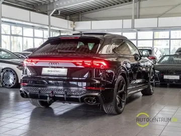 Audi RSQ8 Performance Carbon Pano Matrix HUD