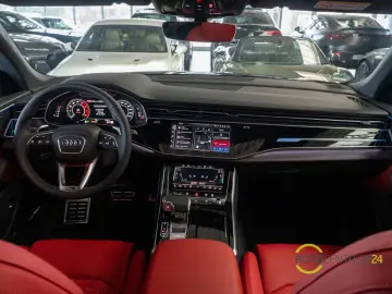 Audi RSQ8 Performance Carbon Pano Matrix HUD