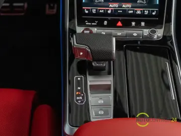 Audi RSQ8 Performance Carbon Pano Matrix HUD