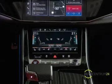 Audi RSQ8 Performance Carbon Pano Matrix HUD