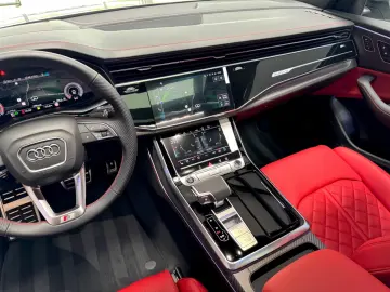 Audi Q8 50 TDI Q. S-LINE INDIVIDUAL CARBON B&O AHK 23