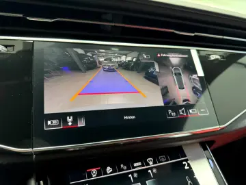Audi Q8 50 TDI Q. S-LINE INDIVIDUAL CARBON B&O AHK 23
